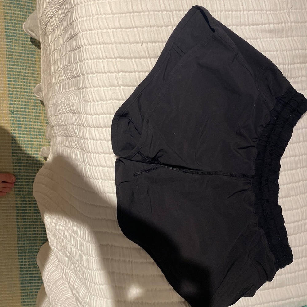 lululemon black speed up shorts size 4